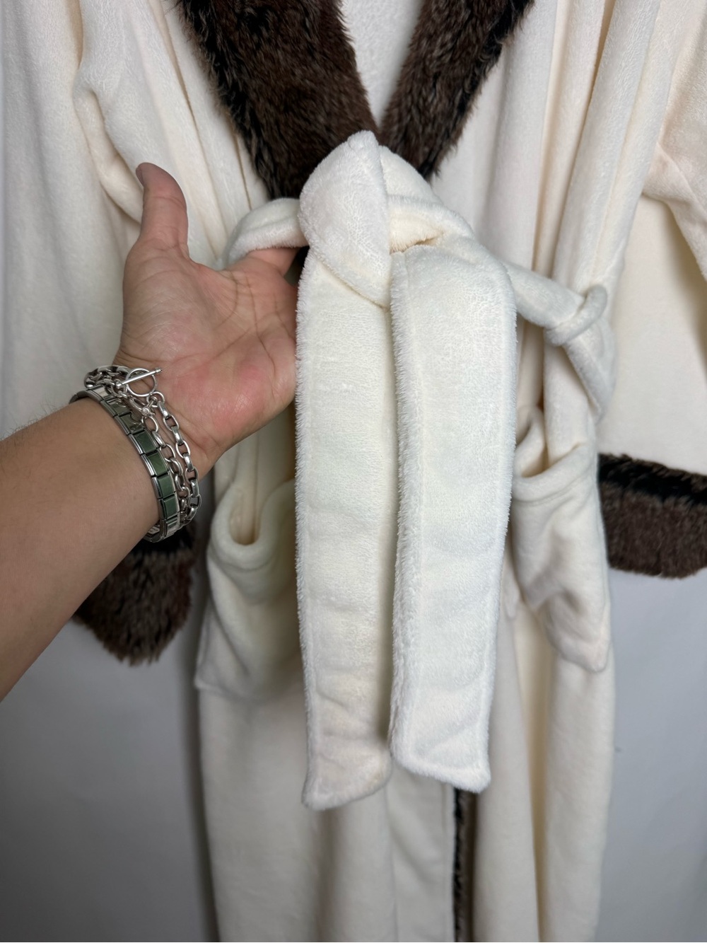 Luxe Faux Fur Plush Full Length Wrap Robe Size L/XL - Picture 7 of 10